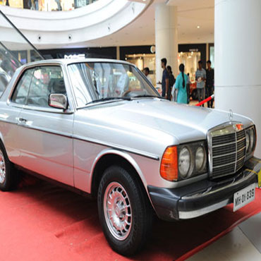 1981-2-DOOR-MERCEDES-COUPE-USED-BY-VINOD-KHANNA